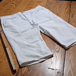DEMOCRACY Jean Shorts Womens 10 WHITE AB SOLUTION Denim  BERMUDA Used